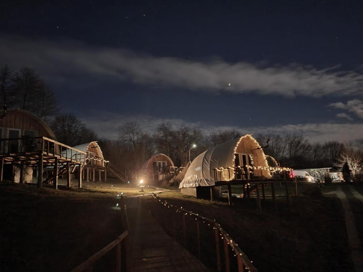 فندق Sunrise Glamping Retreat Galesu المظهر الخارجي الصورة